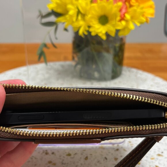 NWT Coach Brown Wristlet Bag - Picture 7 of 8